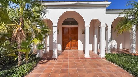 A home in LAKE WALES