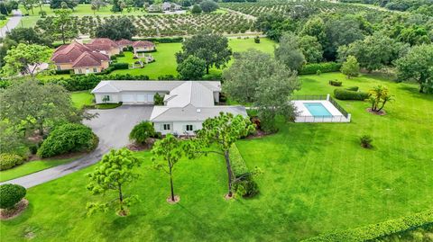 A home in LAKE WALES