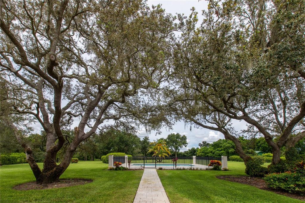 Photo of 2300 N Scenic Highway #111, Lake Wales, FL 33898 (MLS # P4928897)