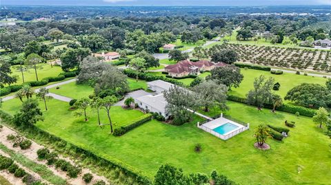 A home in LAKE WALES