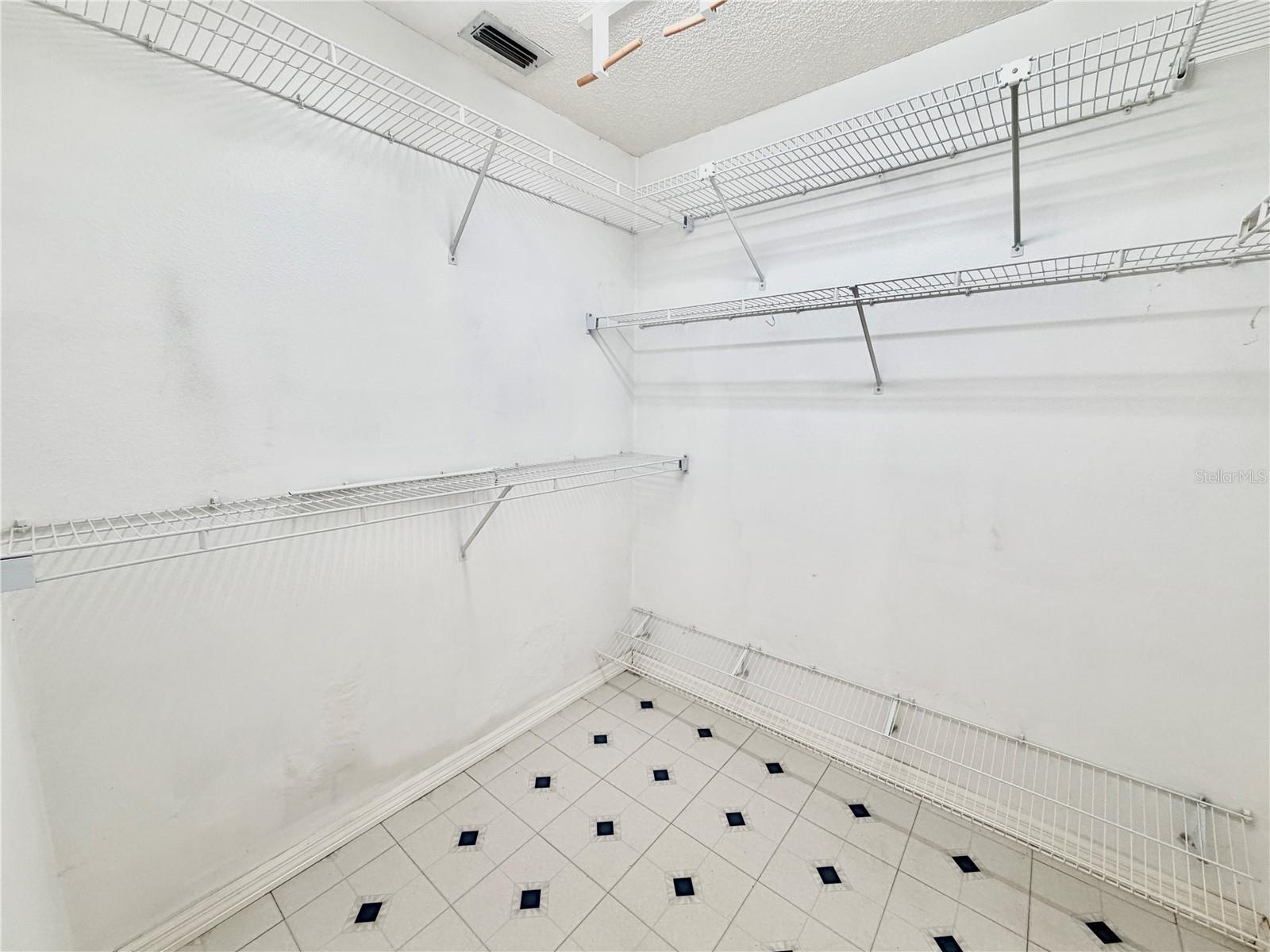 MARION OAKS UN 06 - Residential