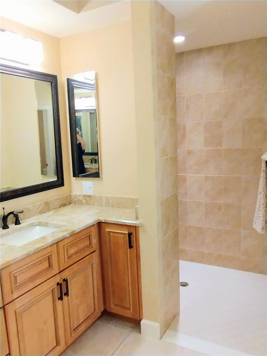 PARISIENNE GARDENS - Residential