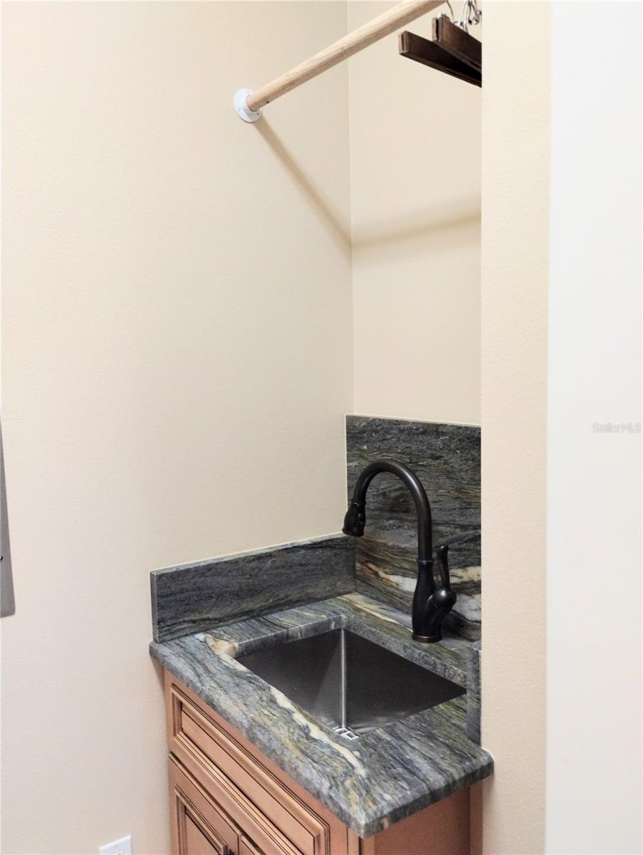 PARISIENNE GARDENS - Residential