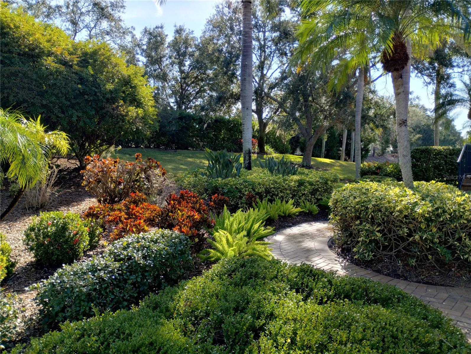 PARISIENNE GARDENS - Residential
