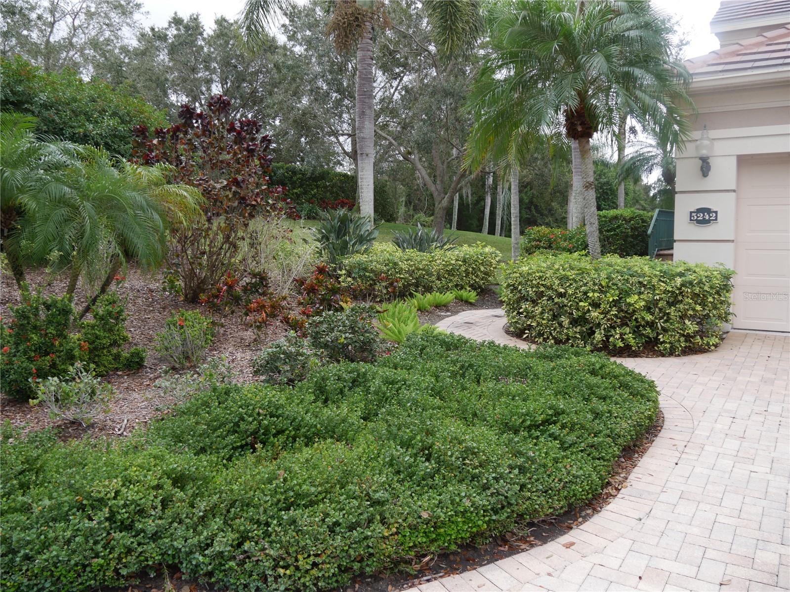 PARISIENNE GARDENS - Residential