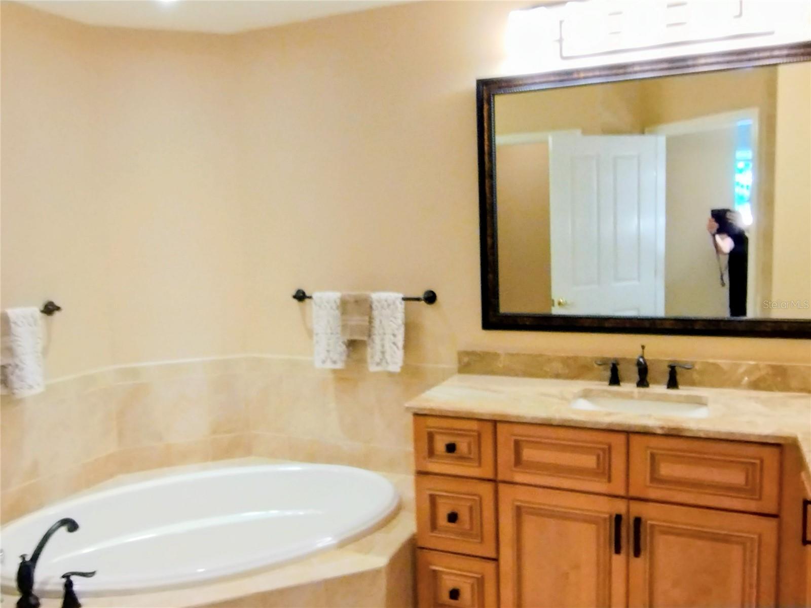 PARISIENNE GARDENS - Residential