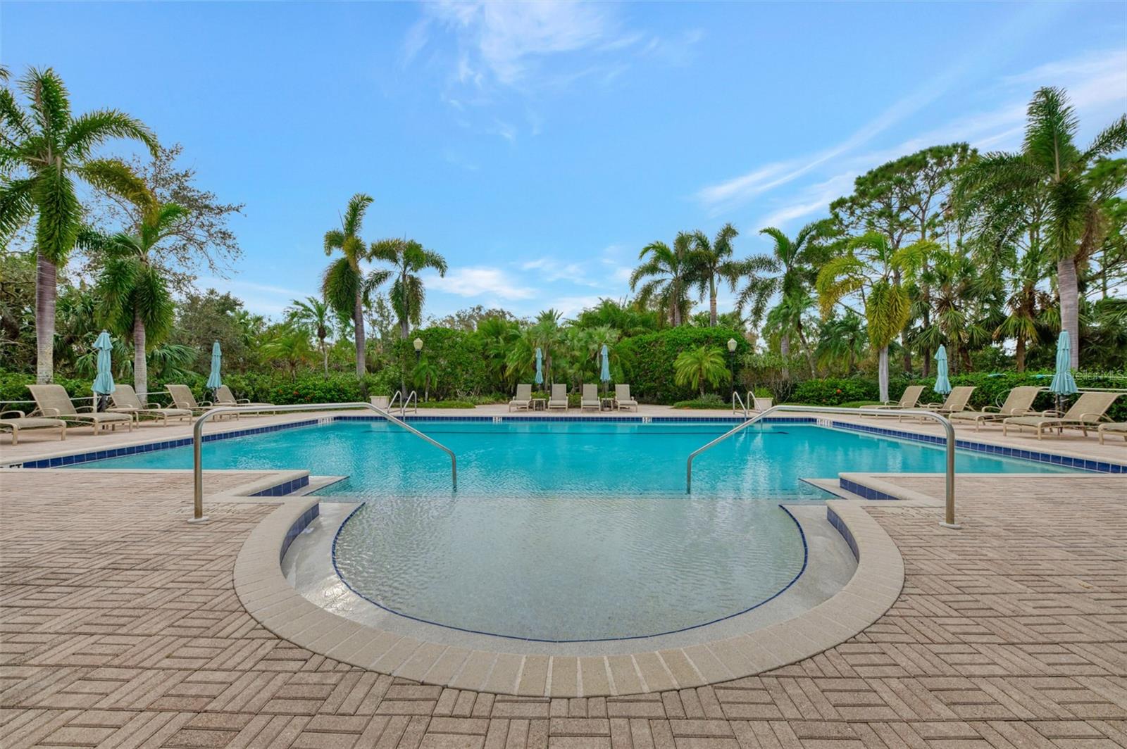 BOTANICA PARISIENNE GARDENS - Residential