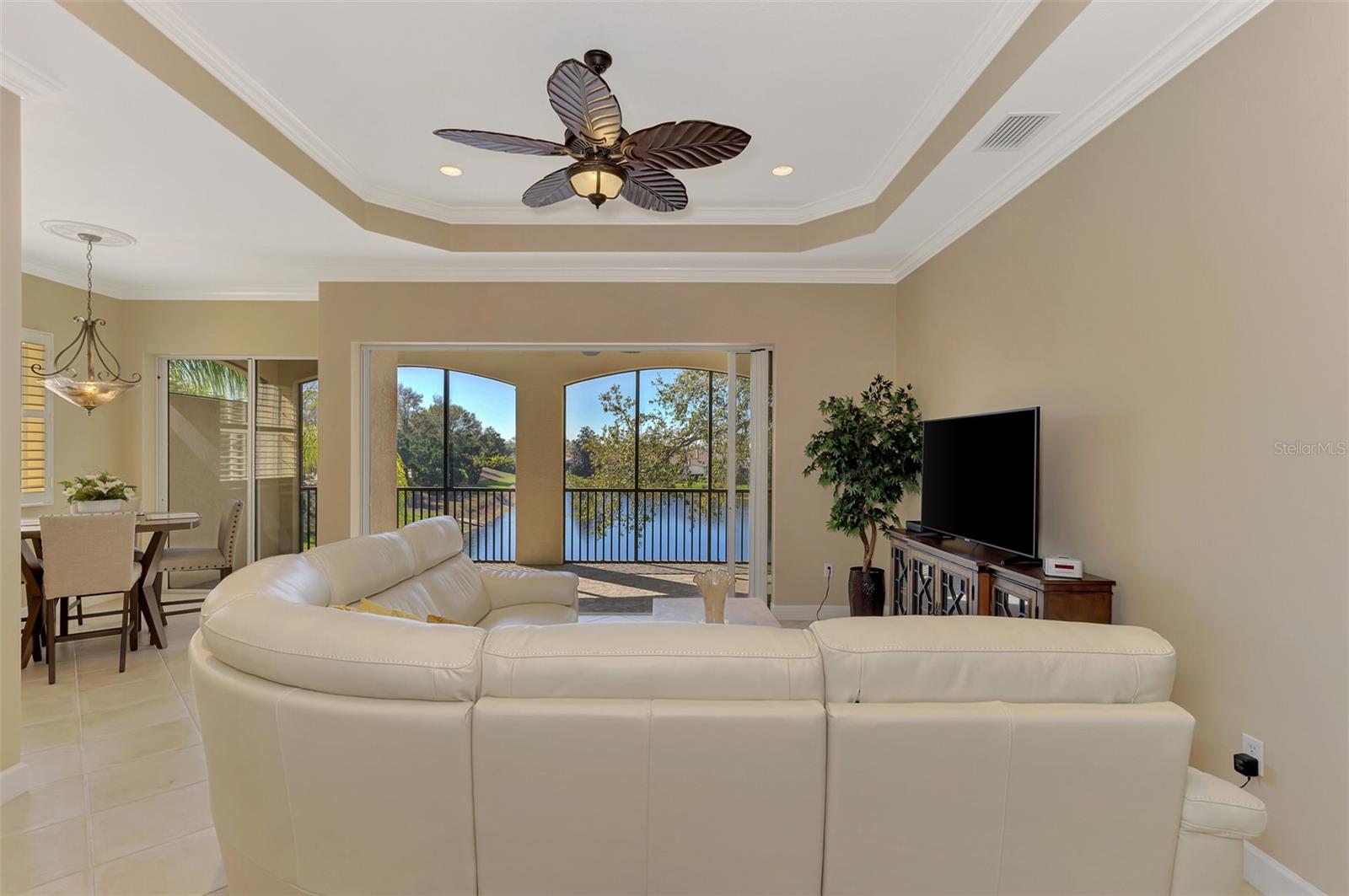 BOTANICA PARISIENNE GARDENS - Residential