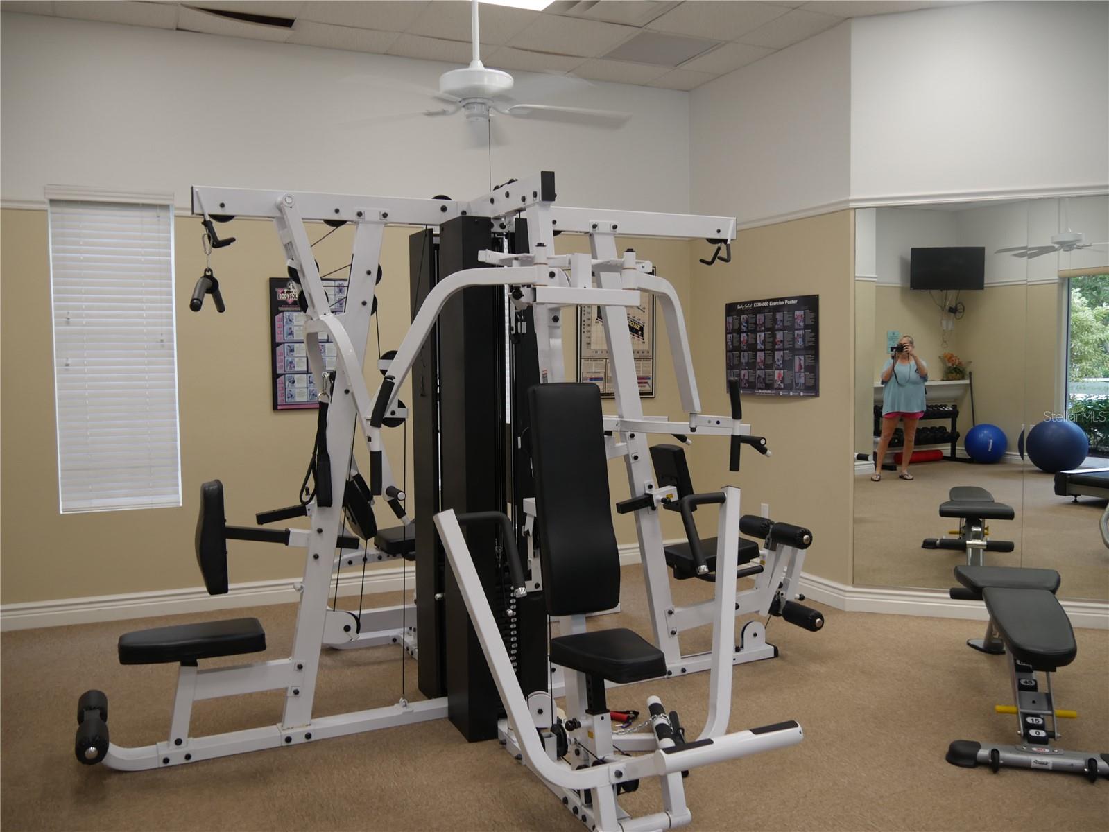 PARISIENNE GARDENS - Residential