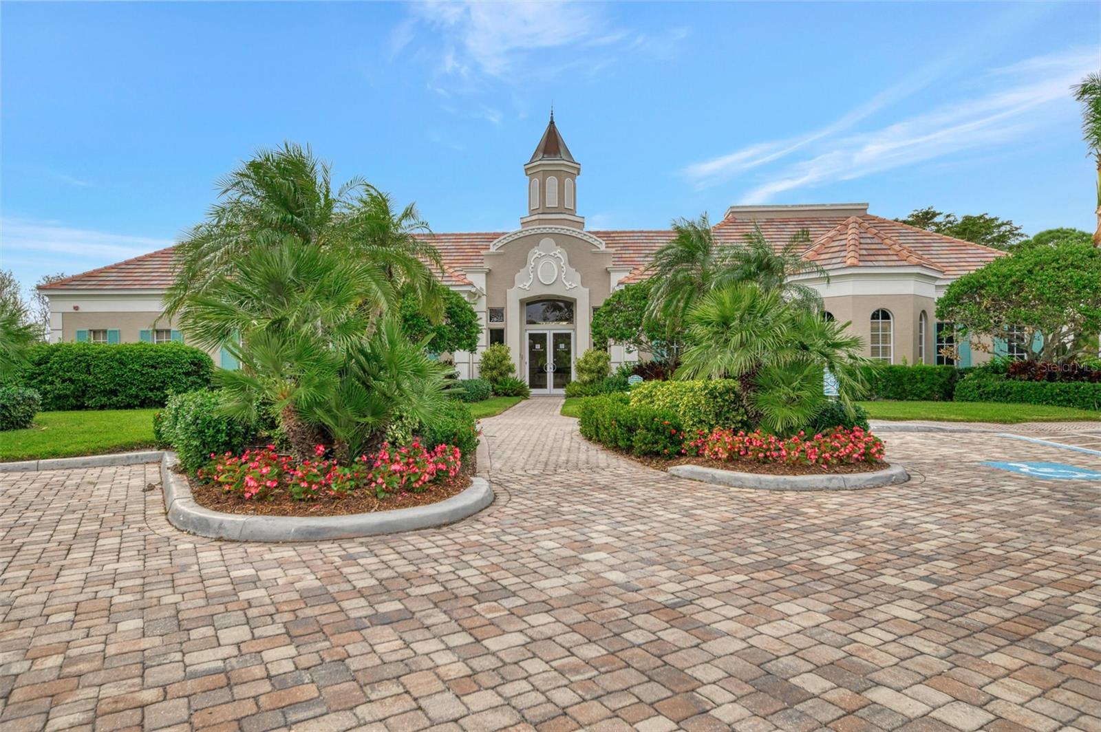 BOTANICA PARISIENNE GARDENS - Residential