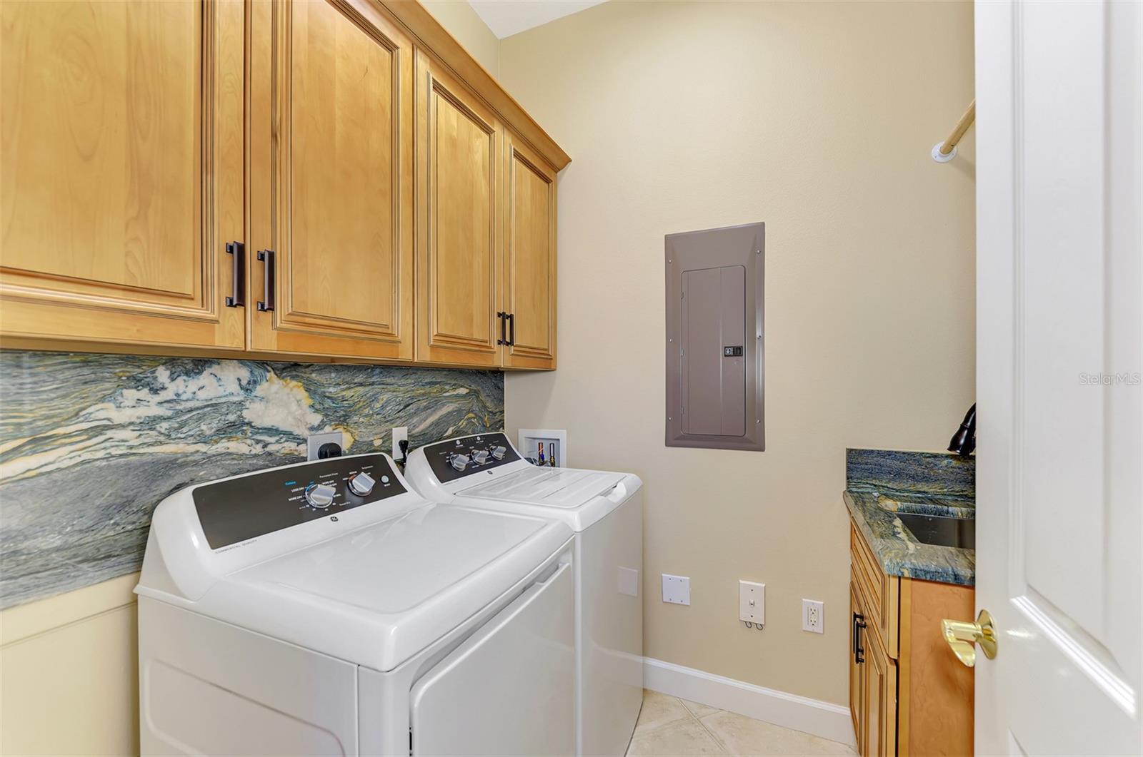 BOTANICA PARISIENNE GARDENS - Residential