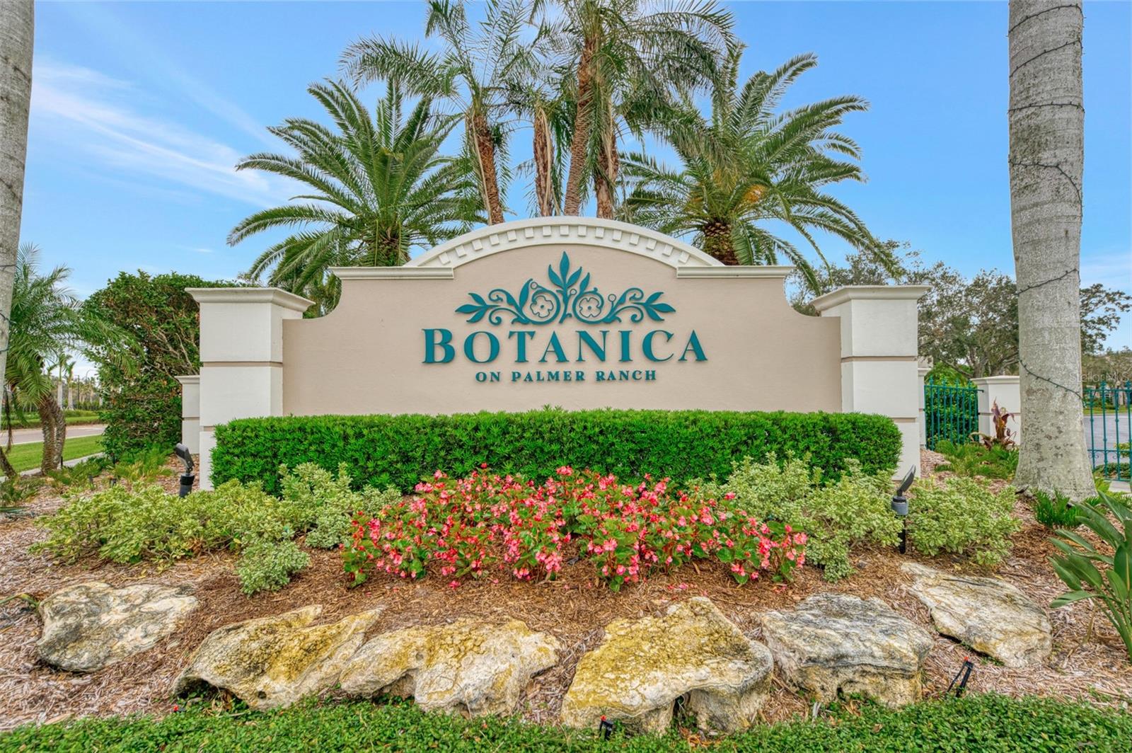 BOTANICA PARISIENNE GARDENS - Residential
