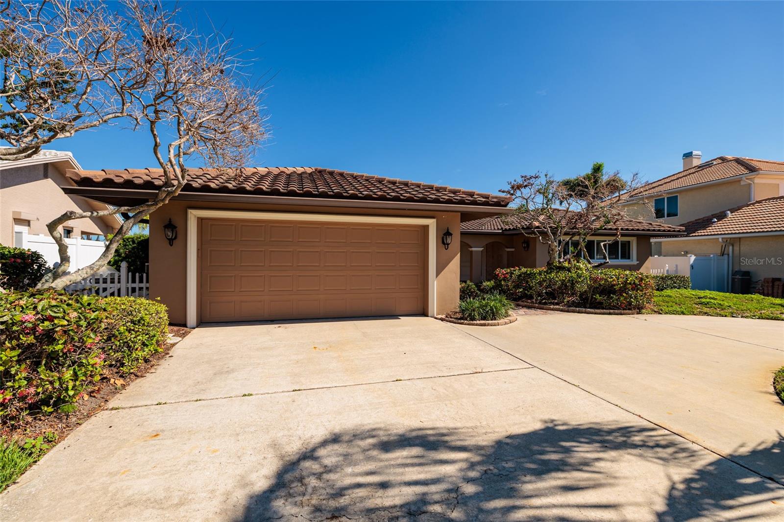 208 BATH CLUB BOULEVARD N