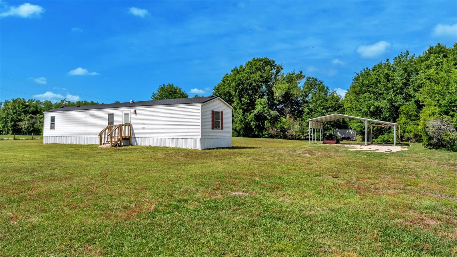 COUNTRY TRAILS - Residential