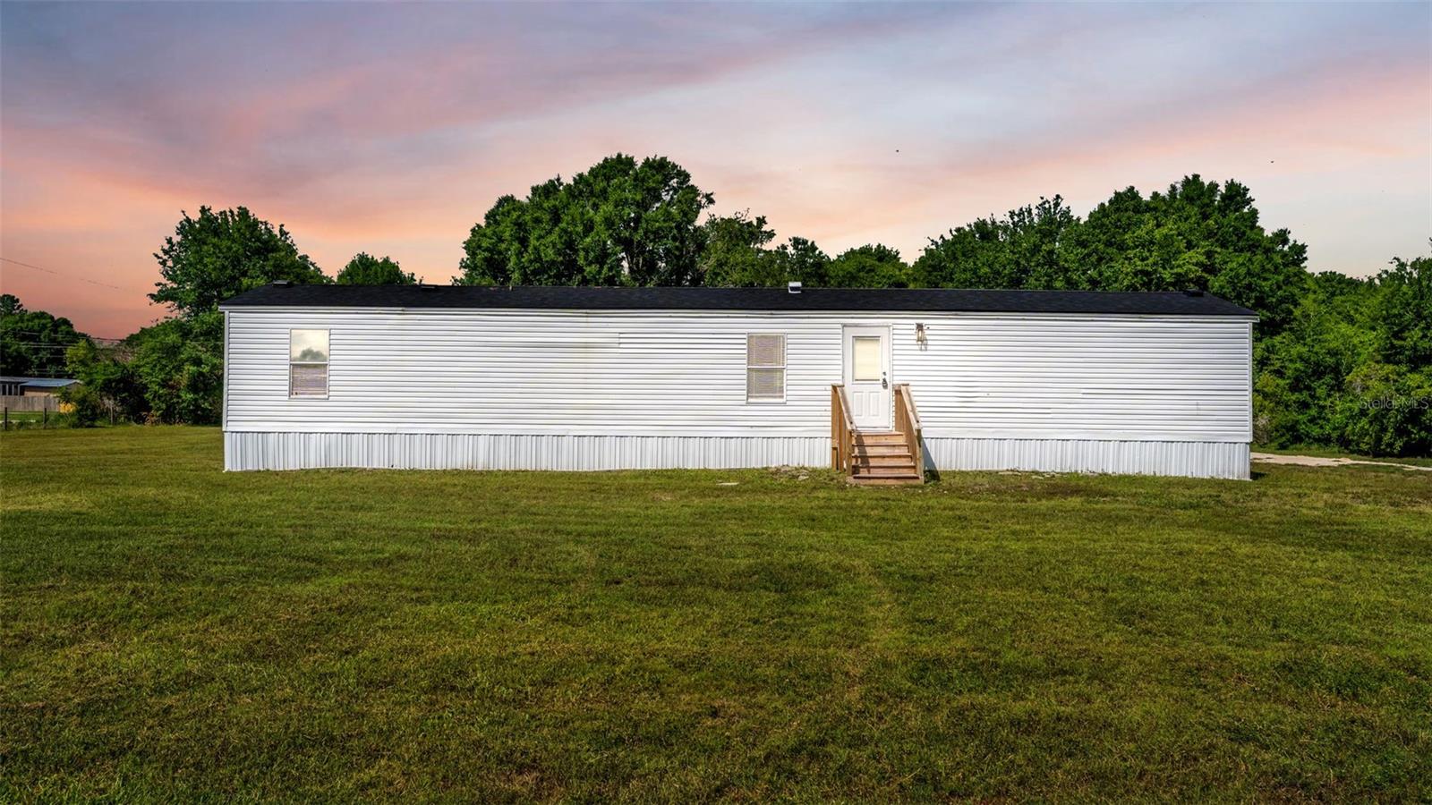 COUNTRY TRAILS - Residential