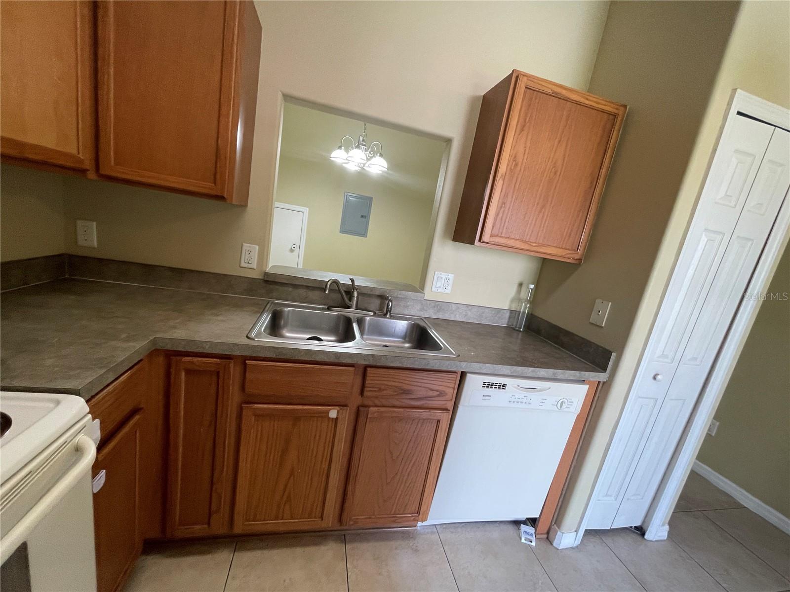 RESERVE/LAKEVIEW CONDO - Residential