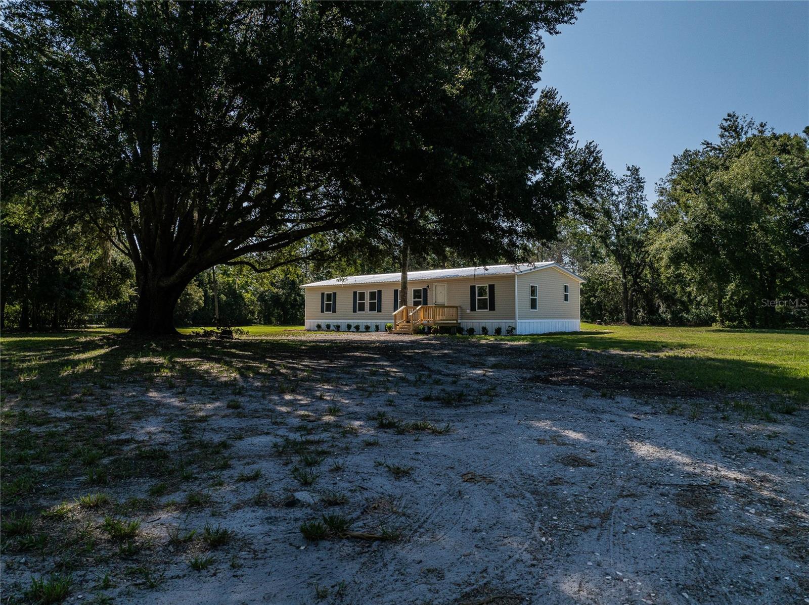 Completely Remodeled 3 Bed, 2 Bath Home on 1.5 Acres!
Enjoy peaceful country living in this beautifully updated mobile home nestled on 1.5 fully fenced acres. Featuring 3 spacious bedrooms and 2 modern bathrooms, this home offers an open layout with fresh finishes throughout. Inside, you'll find brand new flooring, updated kitchen and baths, and plenty of natural light. Outside, there's room to roam, garden, or park your toys— Move-in ready and perfect for those craving privacy, space, and serenity.