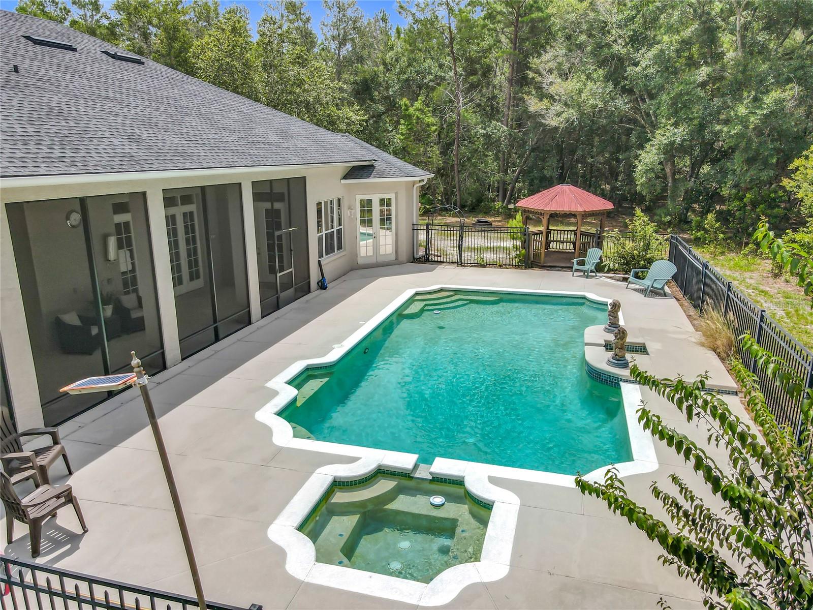 700 VALLEY STREAM DRIVE