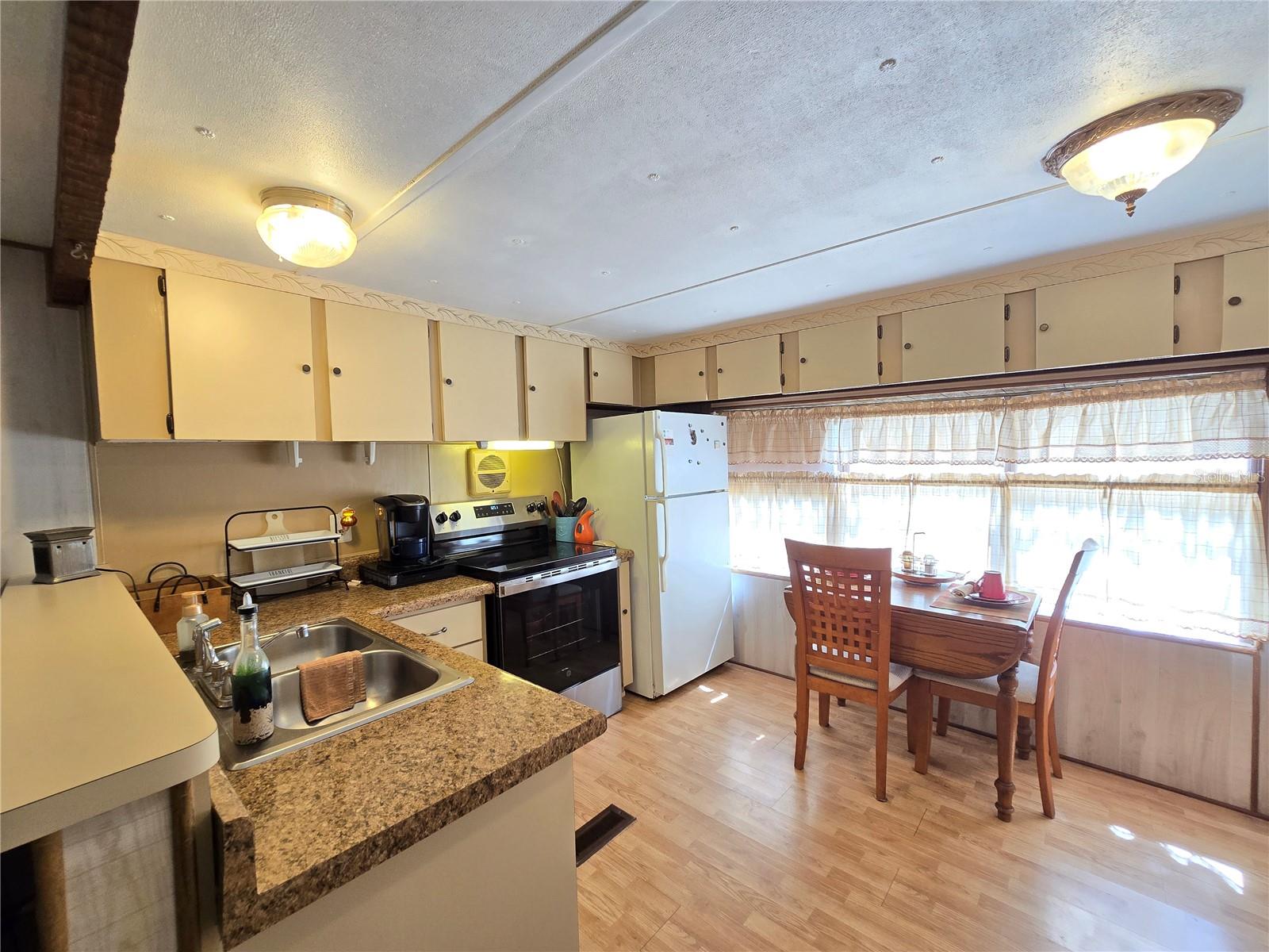 PINE GROVE PARK BLKS 11 & 12 REP - Residential