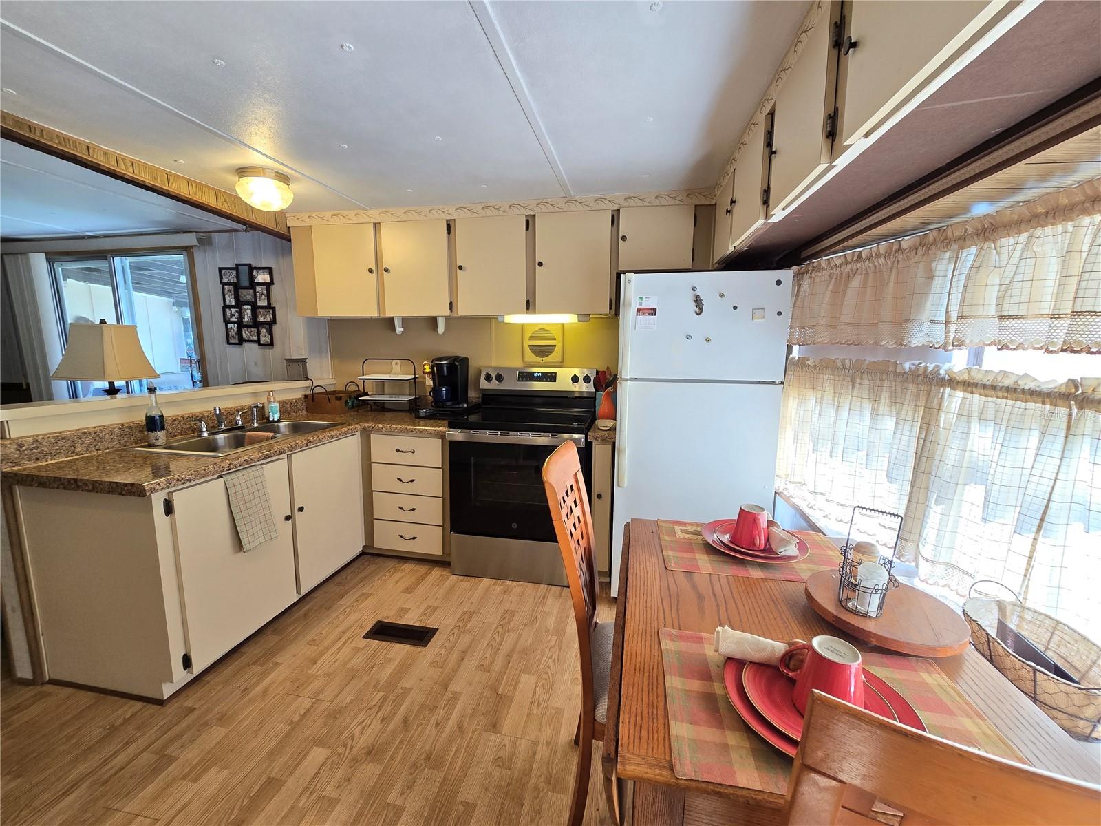 PINE GROVE PARK BLKS 11 & 12 REP - Residential