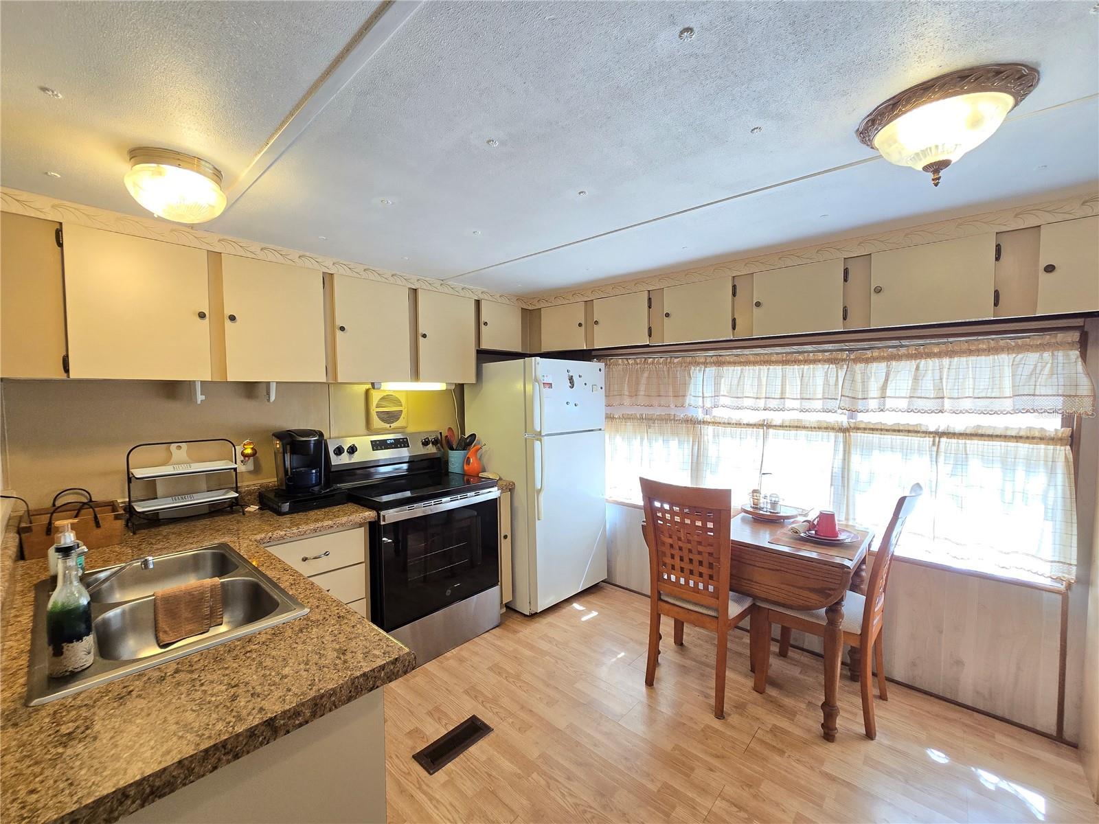 PINE GROVE PARK BLKS 11 & 12 REP - Residential