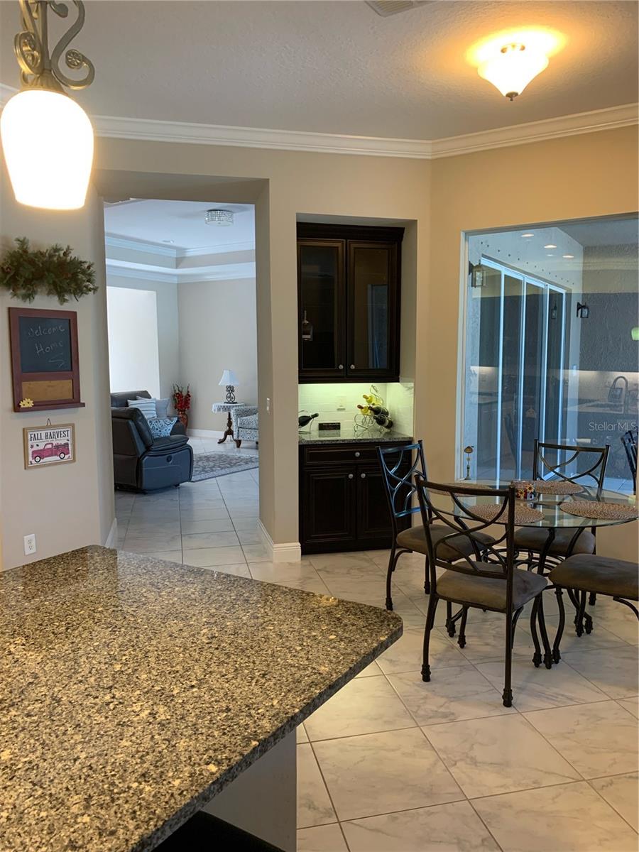 VALENCIA LAKES - Residential