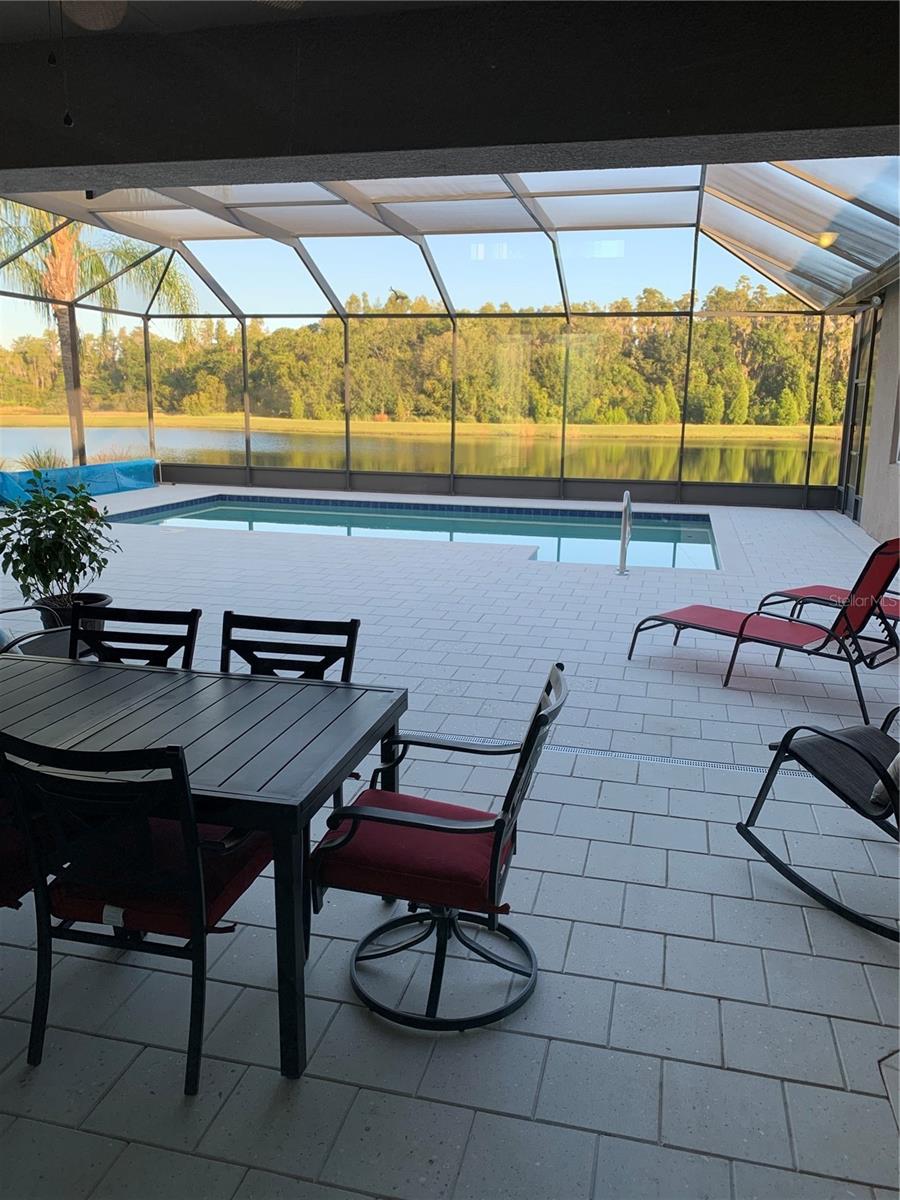 VALENCIA LAKES - Residential