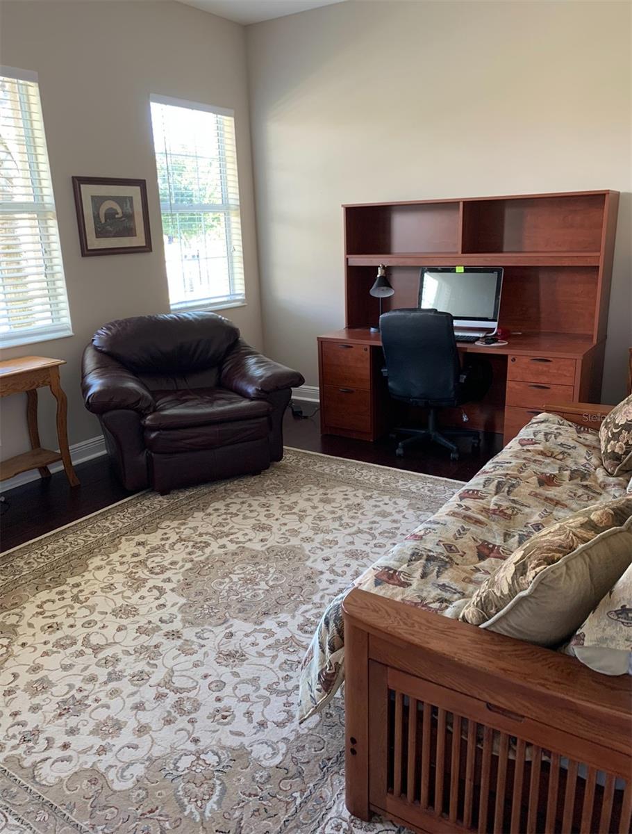 VALENCIA LAKES - Residential