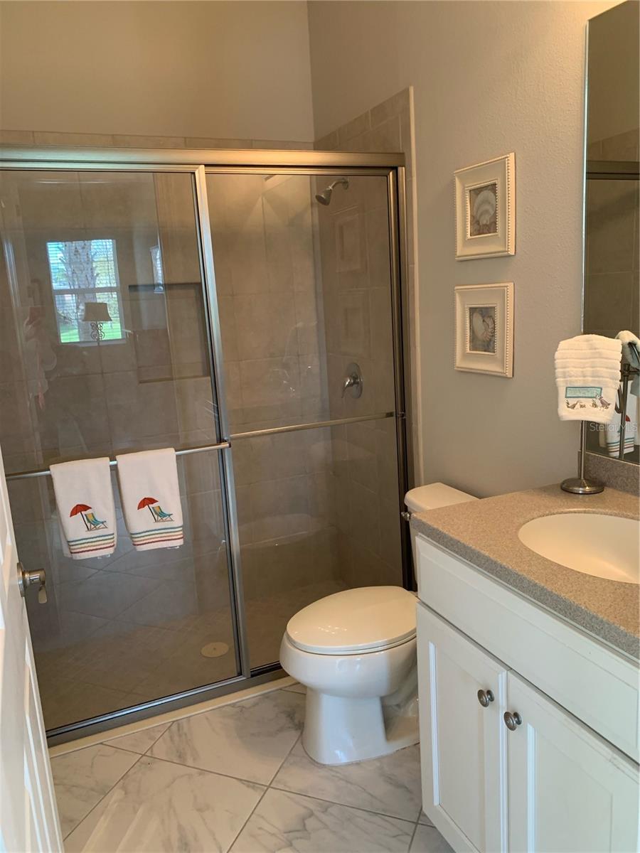 VALENCIA LAKES - Residential