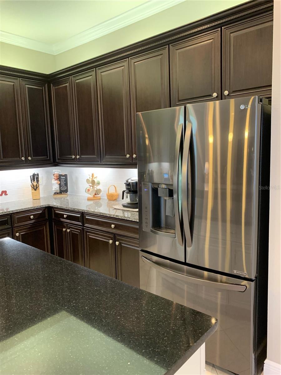 VALENCIA LAKES - Residential