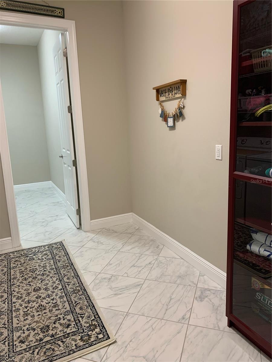 VALENCIA LAKES - Residential