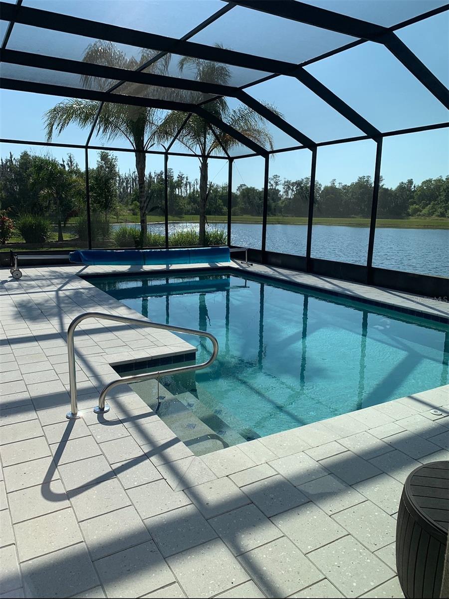 VALENCIA LAKES - Residential