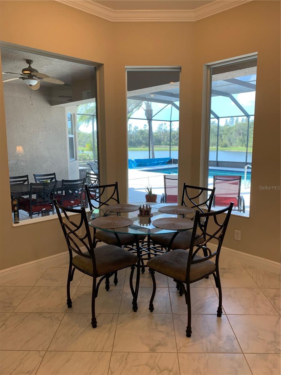 VALENCIA LAKES - Residential