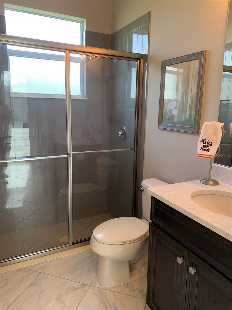 VALENCIA LAKES - Residential