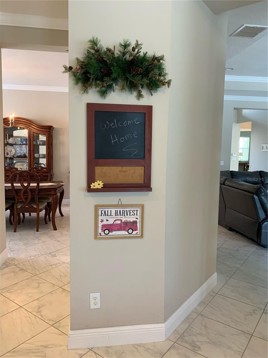 VALENCIA LAKES - Residential