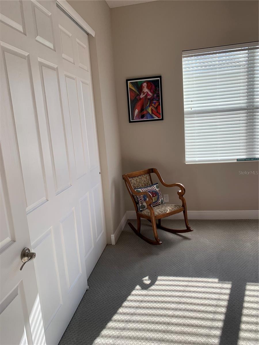 VALENCIA LAKES - Residential