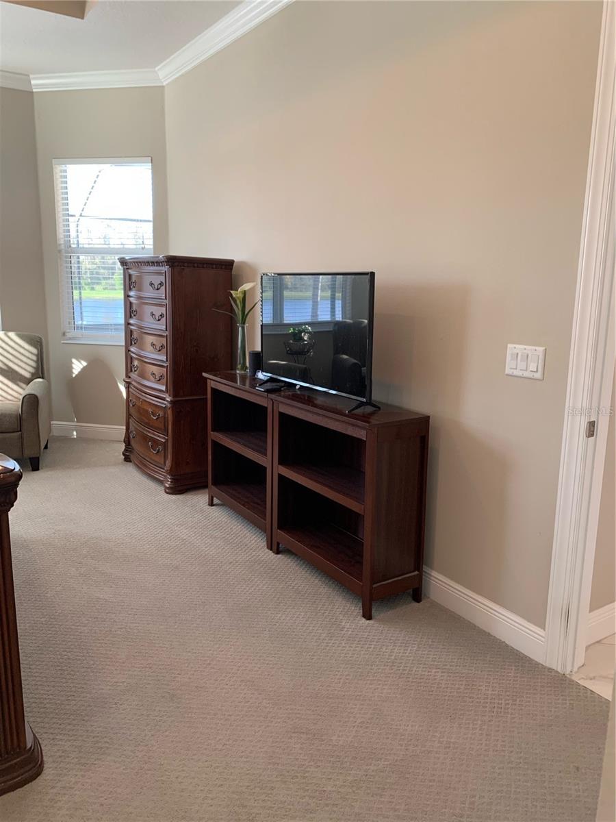 VALENCIA LAKES - Residential