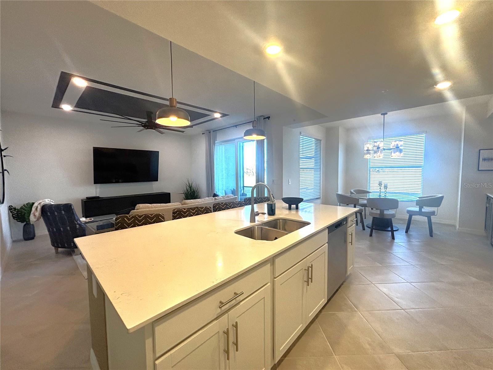 WELLEN GOLF & COUNTRY CLUB - Residential Lease