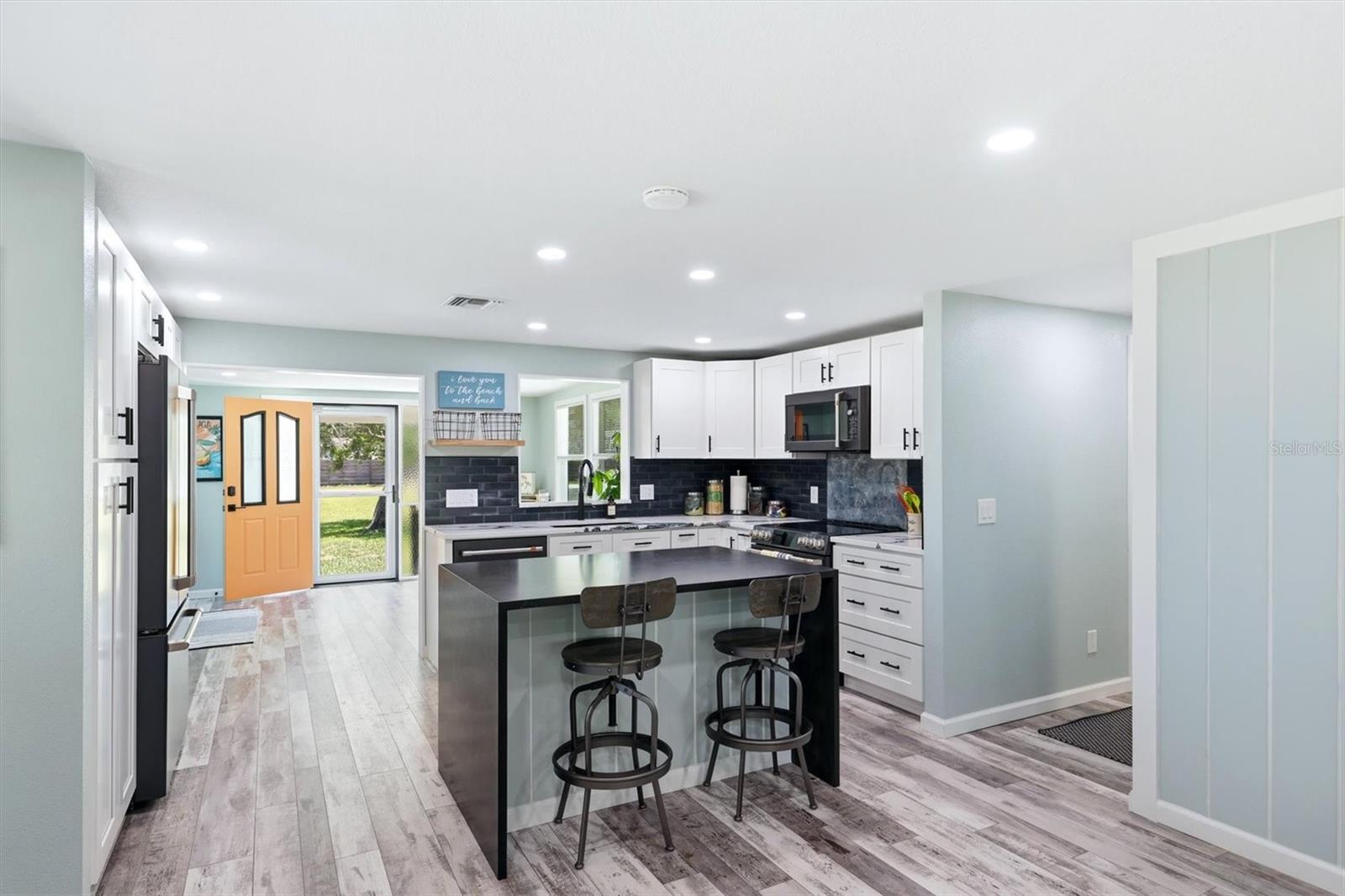 SHADY OAKS - Residential