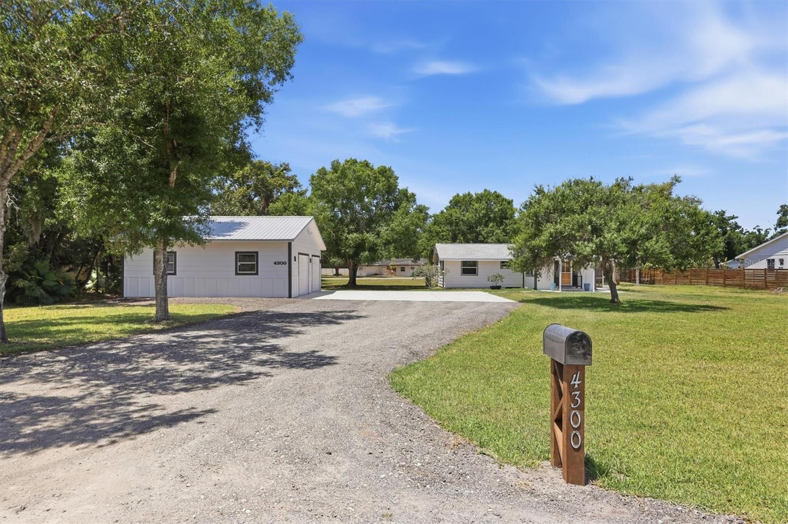 SHADY OAKS - Residential