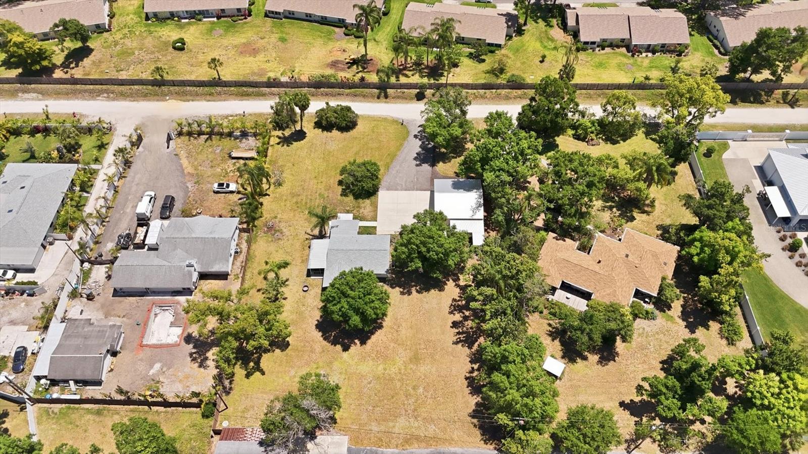 SHADY OAKS - Residential