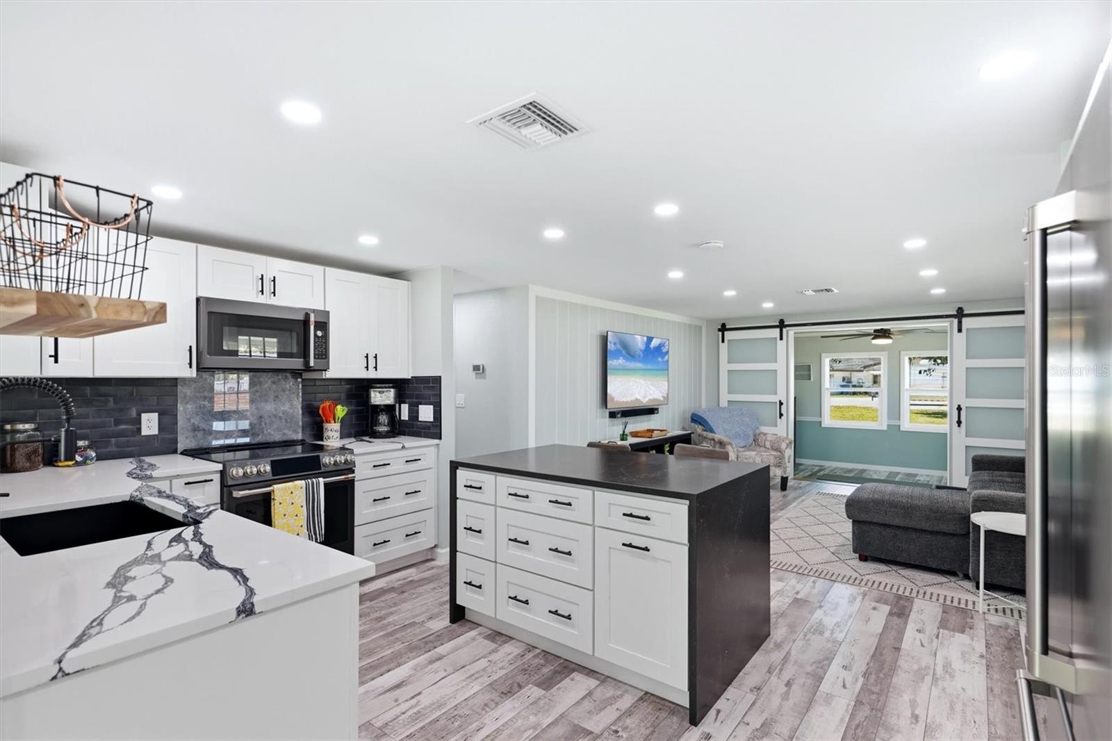 SHADY OAKS - Residential