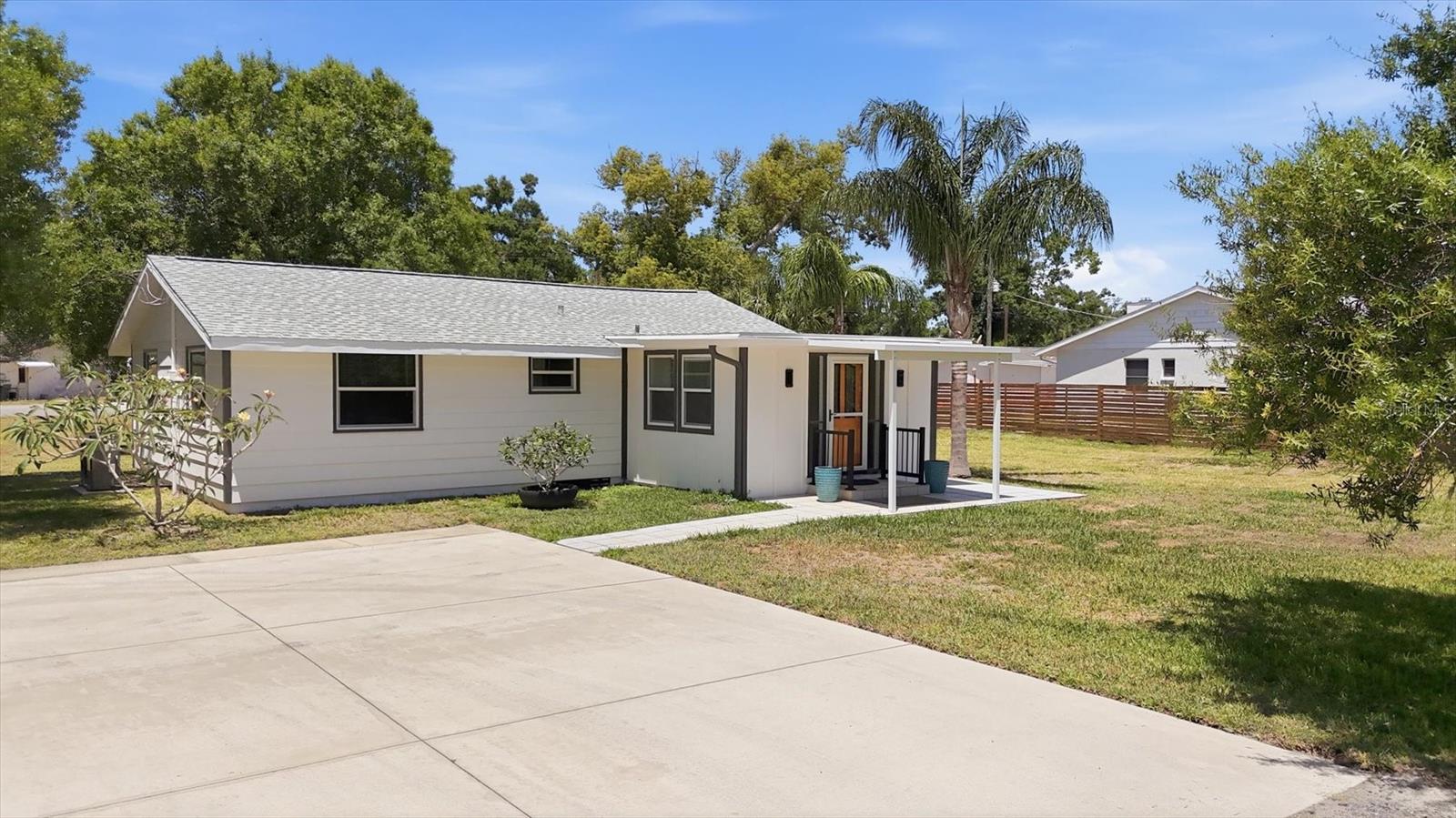SHADY OAKS - Residential