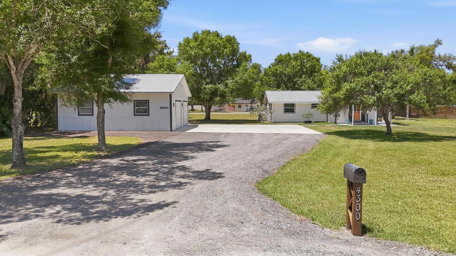 SHADY OAKS - Residential