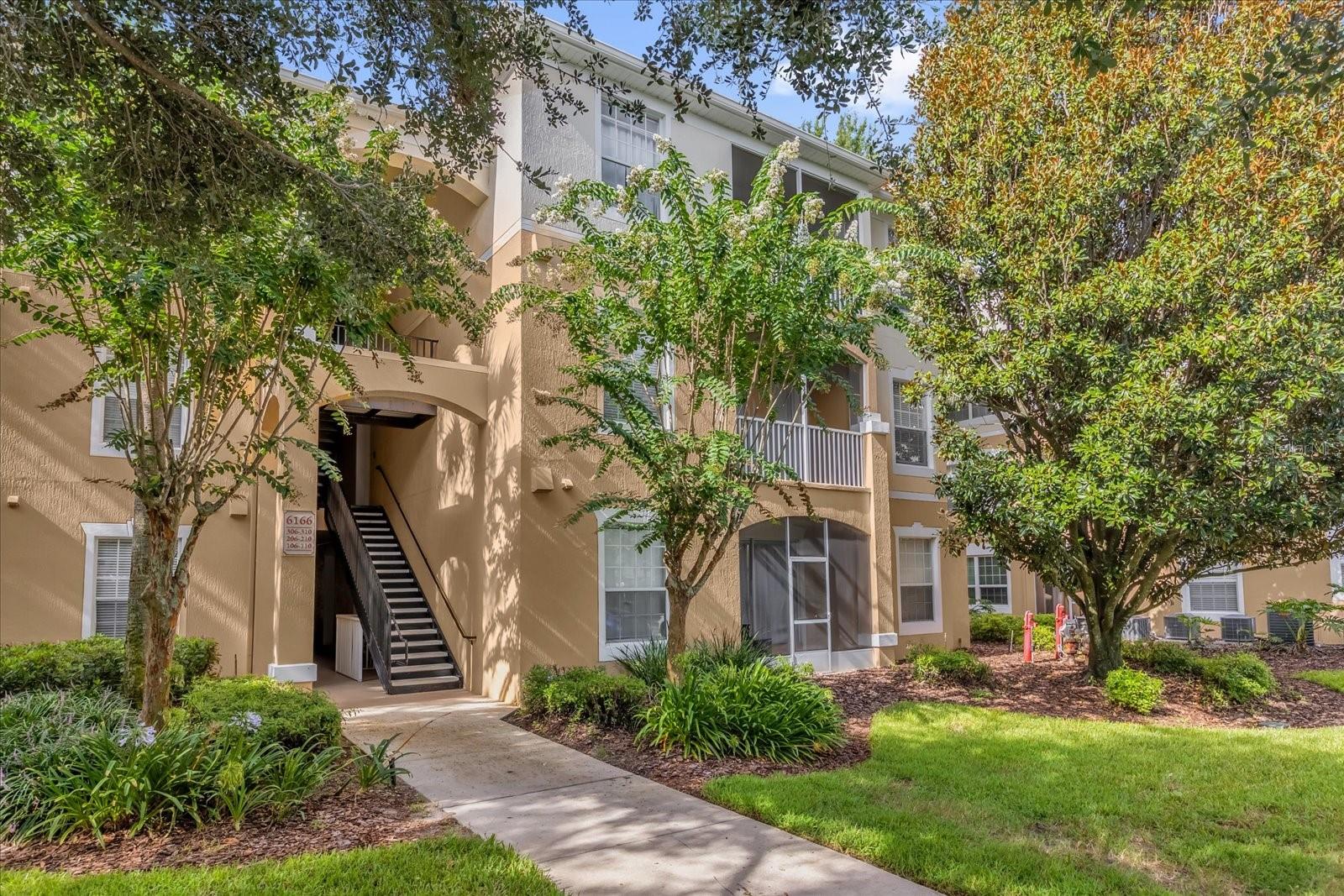 Beautifully updated 3-bedroom, 2-bath ground floor unit located in the highly sought-after gated community of Stonebridge Place. This spacious condo features an upgraded kitchen with quartz countertops, stainless steel appliances, and ample cabinet space. Enjoy modern laminate flooring throughout—no carpet! The split floor plan offers privacy and functionality, perfect for both families and roommates.
Community amenities include a fitness center, pool, and lush landscaping within a secure gated setting. Ideally located near excellent schools, major highways, popular attractions, and top-rated restaurants. An excellent opportunity for investors or first-time homebuyers!