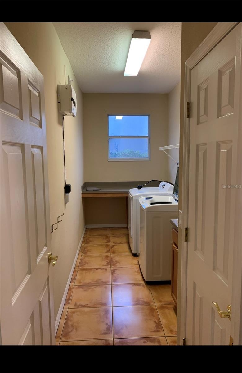 LAKE FOREST SEC 8 - Residential Lease