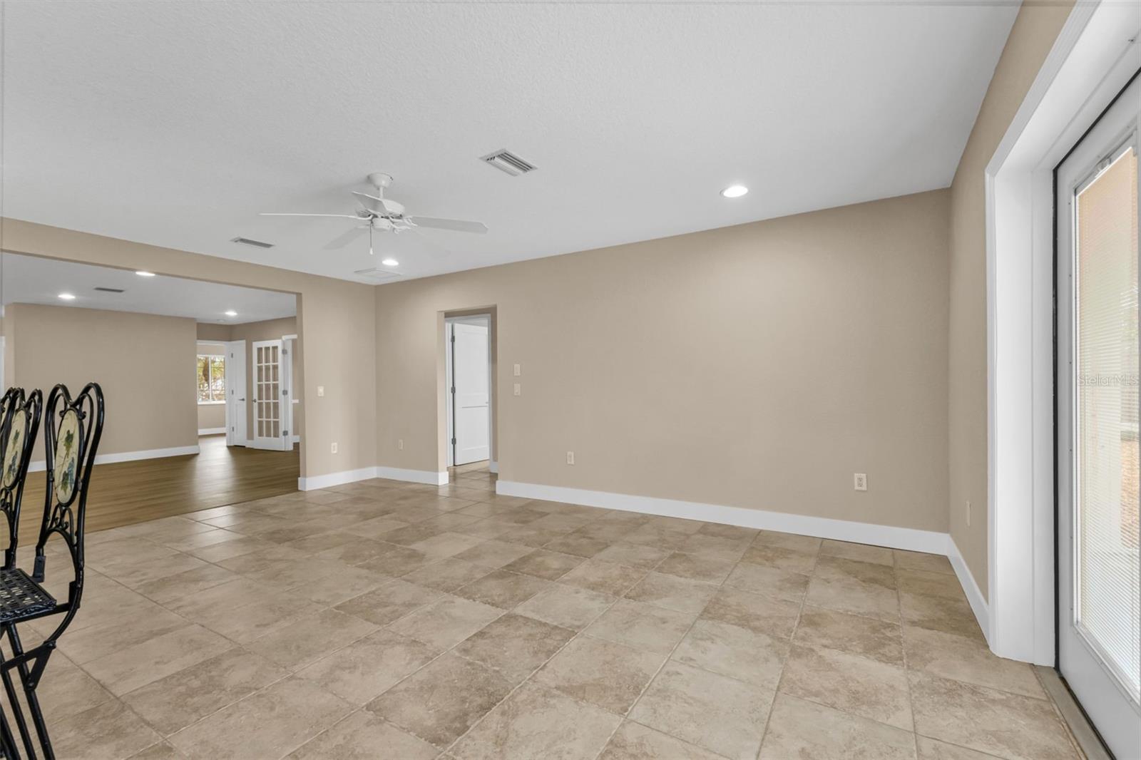 PALM SHORES - Residential