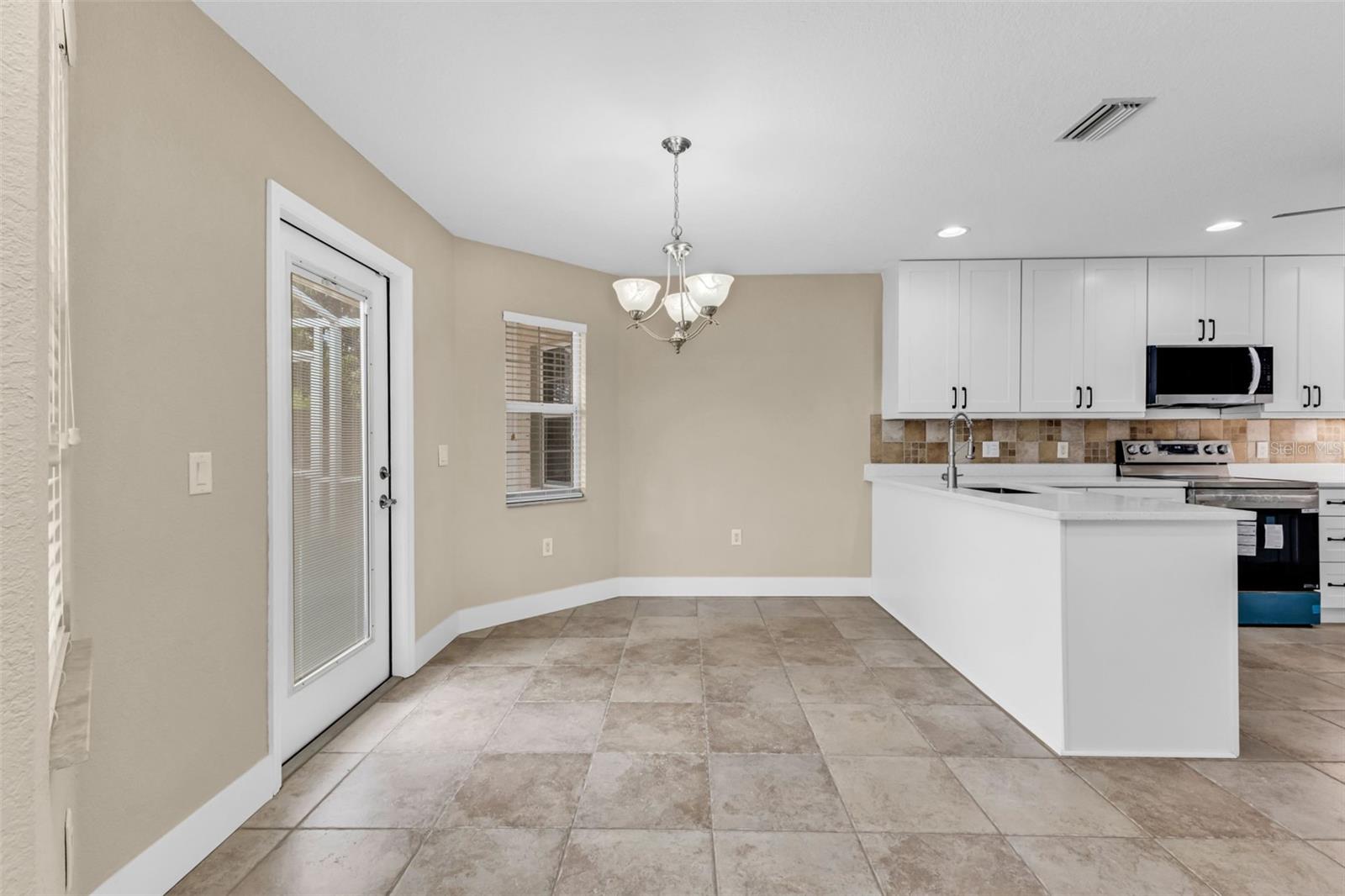 PALM SHORES - Residential