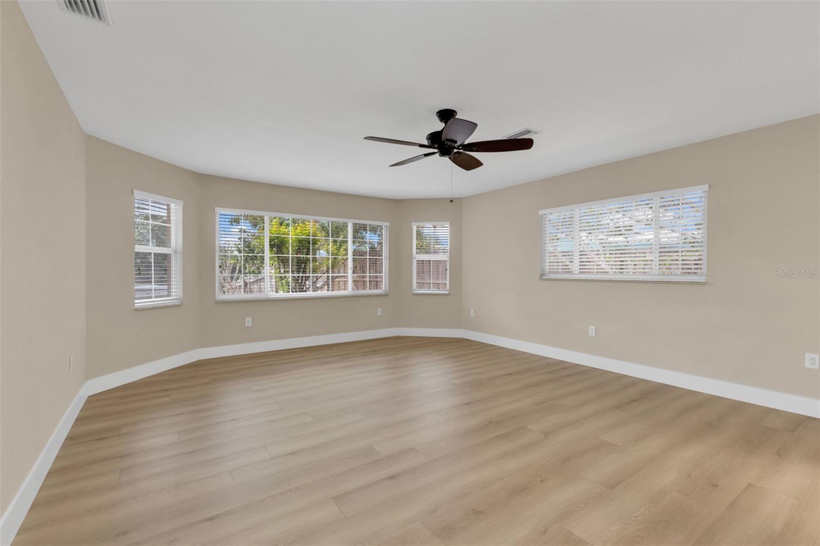 PALM SHORES - Residential