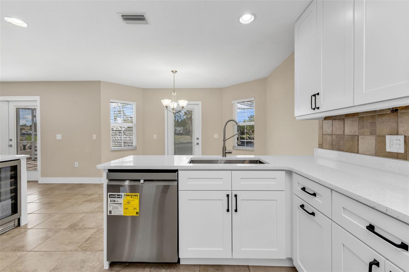 PALM SHORES - Residential